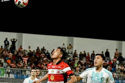 Madura United Ditahan Seri PSBS Dengan Skor 0-0, Sapeh Kerrab Lanjutkan Rekor Nirmenang