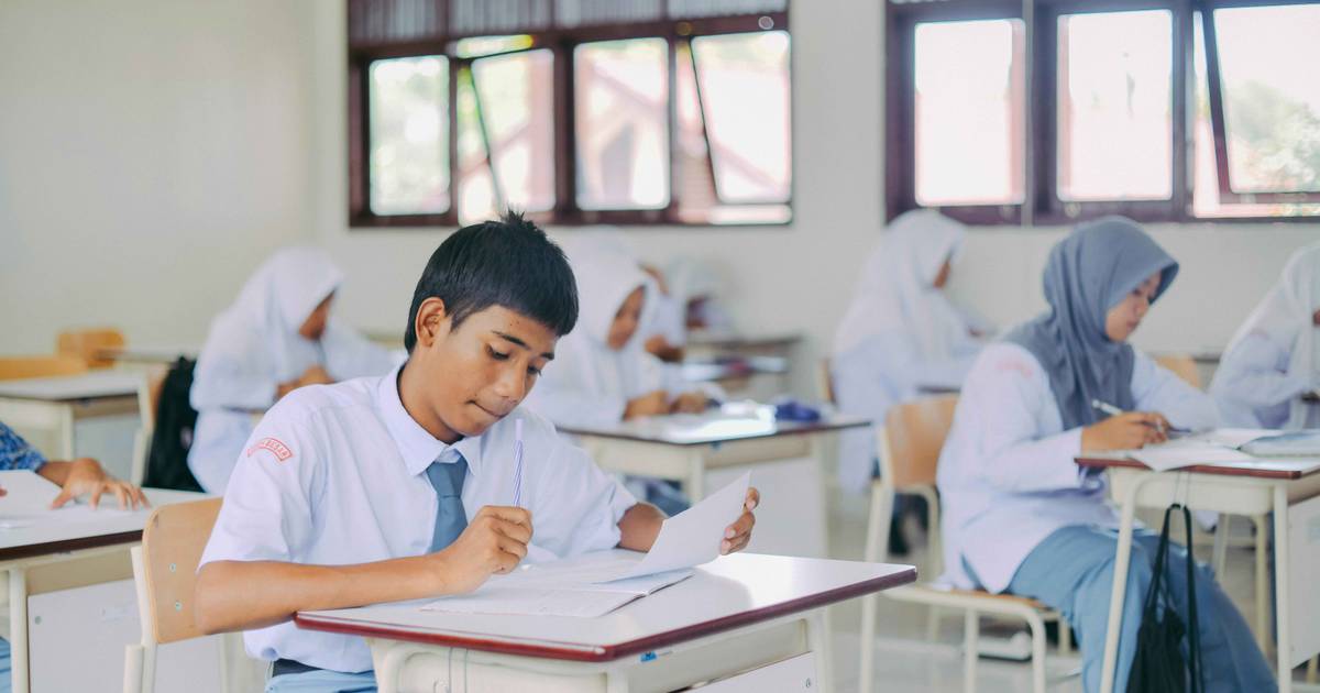 Penduduk Indonesia Didominasi Lulusan SMA pada 2025
