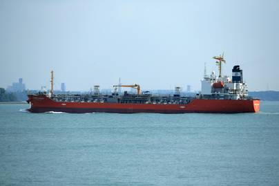 Selat Hormuz Ditutup, Harga Minyak Dunia Hari Ini 2 Maret 2026 Tembus US$80 per Barel