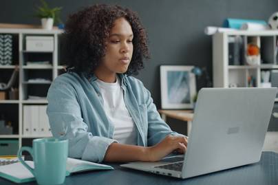 Bukan Remote, 71% Gen Z Ternyata Lebih Pilih Hybrid Working System!