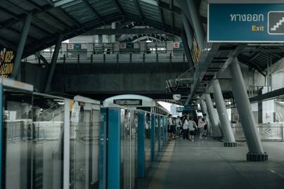 Naming Rights di Jakarta: Ini Daftar Halte dan Stasiun yang Pakai Nama Merek
