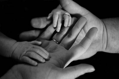 Parenting VOC: Pola Asuh Keras Zaman Dulu, Masih Relevan atau Sudah Usang?