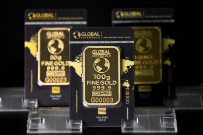 Harga Emas Hari Ini Turun Rp15.000, Saatnya Beli? Ini Daftar Lengkap Antam, UBS, dan Galeri24