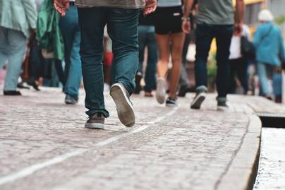 10 Provinsi Paling Aman Untuk Jalan Kaki Sendirian 2025