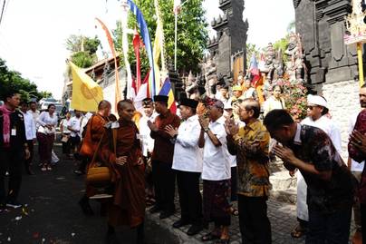 Puluhan Biksu Thudong Jalan Kaki dari Bali ke Borobudur, Apa Makna Filosofisnya?