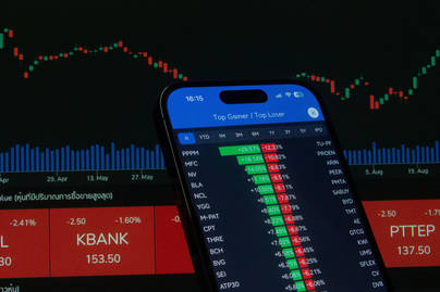 IHSG Hari Ini Menguat Tipis ke 5.929, Simak Rekomendasi Saham Pilihan Analis