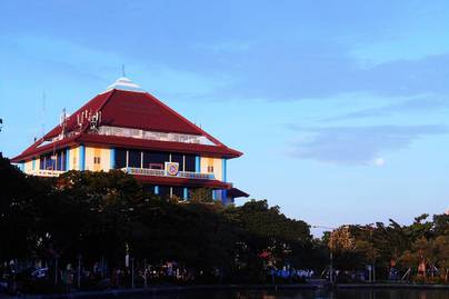 10 Perguruan Tinggi Terbaik di Surabaya Versi EduRank 2026