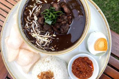 Berkunjung ke Surabaya? Ini Rekomendasi Makanan yang Wajib Dicoba