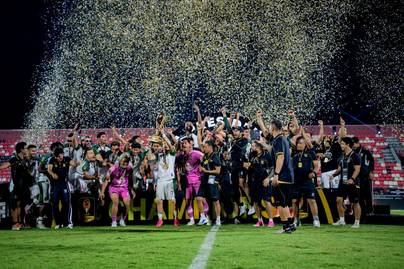 Gelar Perdana Persebaya di Piala Presiden, Kalahkan Persib Lewat Adu Penalti Dengan Skor 7-6