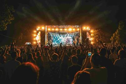 10 Alasan Milenial Nonton Konser Musik 2026