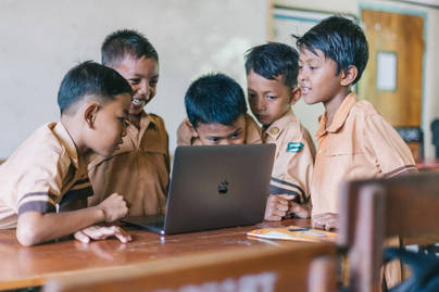 Indeks Masyarakat Digital Indonesia 2025 Meningkat, Tapi Masih Belum Merata