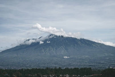 Jumlah Pendaki Gunung Arjuno-Welirang Melonjak Tinggi, Tembus 14 Ribu pada Juli 2026