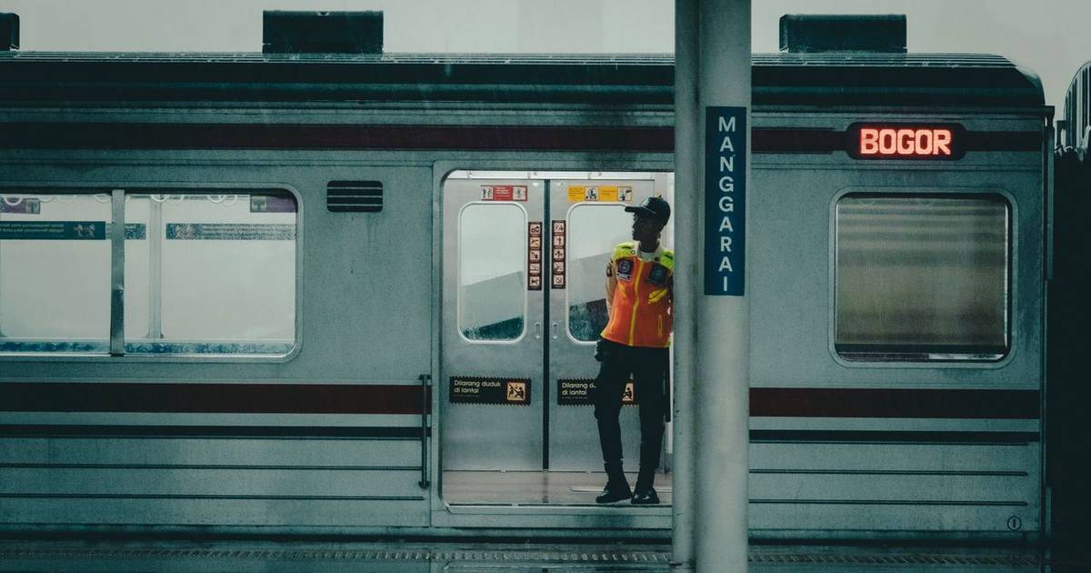 Punya Lebih dari 50 Stasiun, Ini Daftar Stasiun Kereta Api Besar di Jakarta