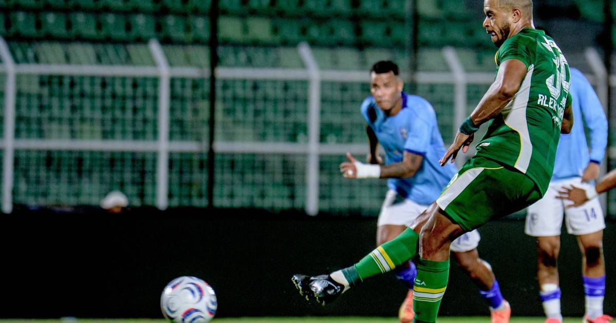 Skor 1-0 Hasil Pertandingan Isenmulang Kalteng FC vs Persebaya, 3 Poin Bajol Ijo Berkat Penalti Alex Martins