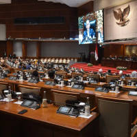 Krisis Kepercayaan Publik: Mengapa Politik Jadi Dimensi Paling Pesimis di 2025?