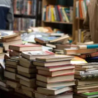 Di Era Digital, Masihkah Buku Fisik Memegang Taji?